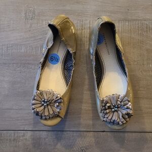 Tommy Hilfiger Women's Olive Flats w/ Flower Accent